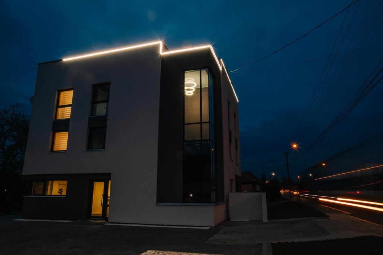 The Butterfly Sîngeorgiu de Mureş Exterior foto
